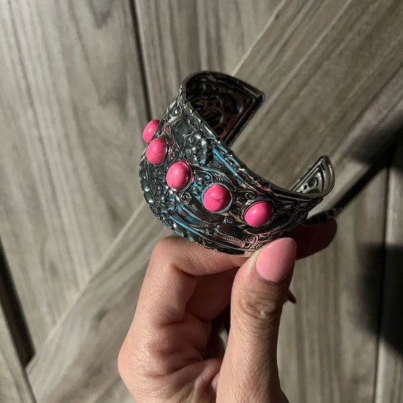 Cuff - Picture 2 of 3